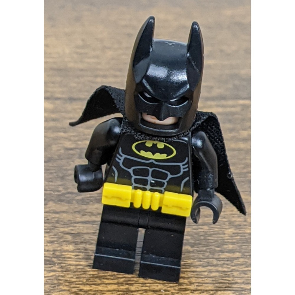 LEGO Batman Minifigure Black Suit Yellow Utility Belt Cape Collectible